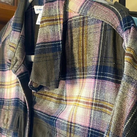 Old Navy Multicolor Plaid Flannel Button Down Shirt - Picture 3 of 4